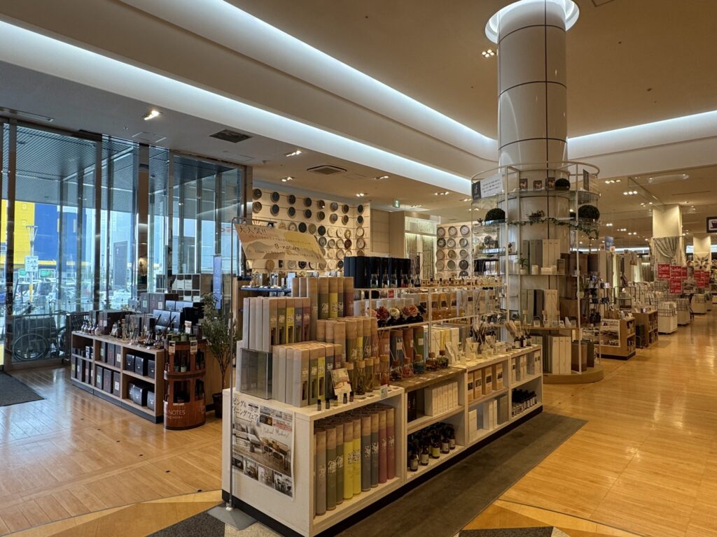 店内入口左側画像